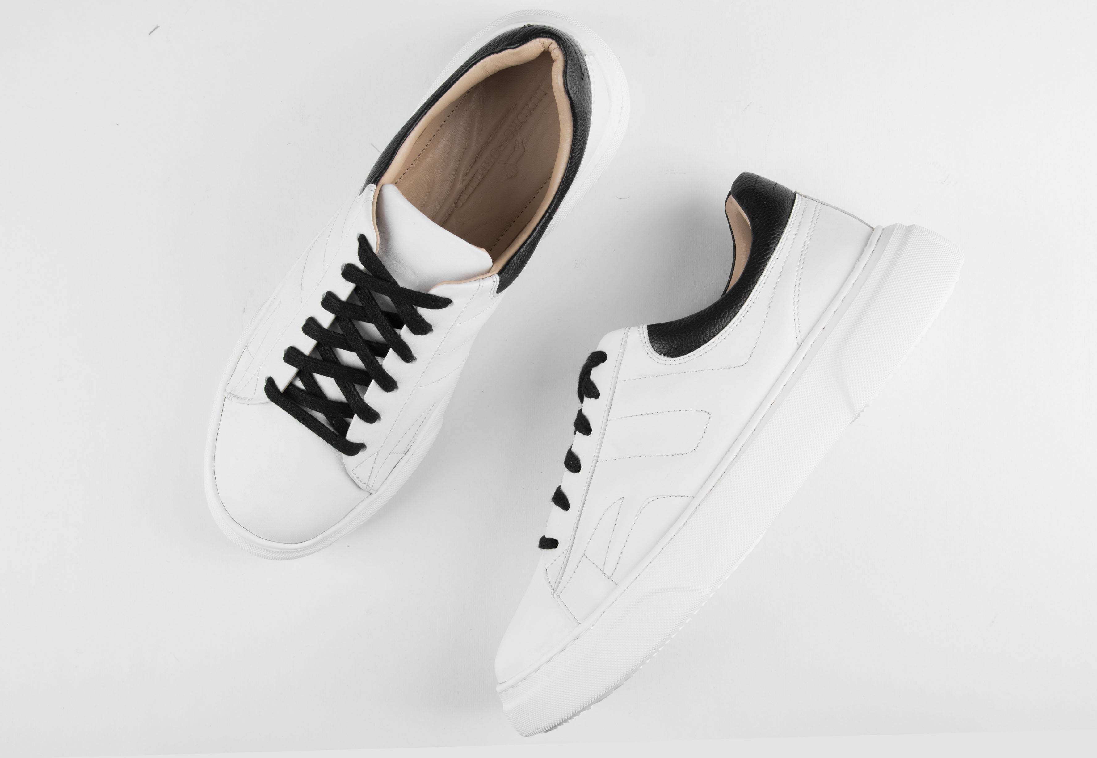 Luxoro Signature | White