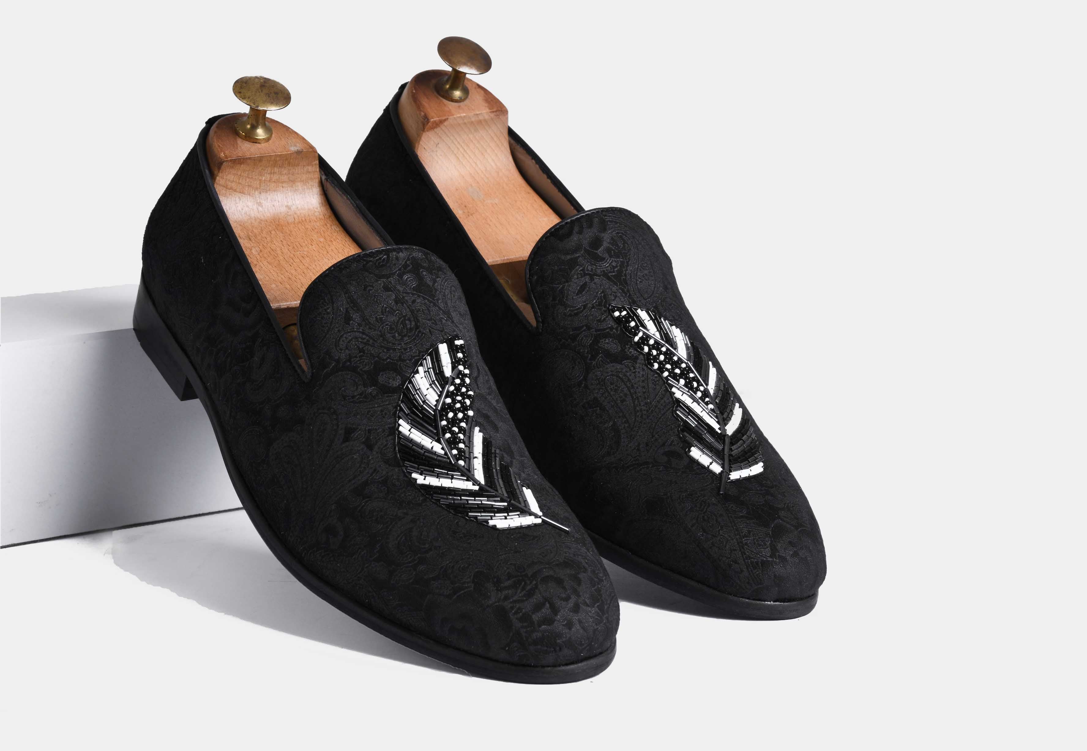 LEANDRO Black Print embroidered slip-ons