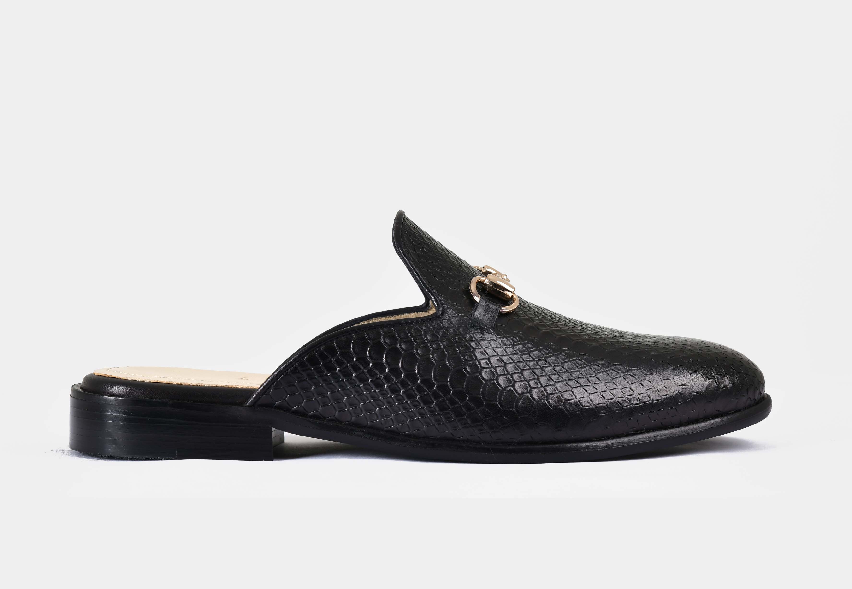 MULE | BLACK TEXTURED TRIM