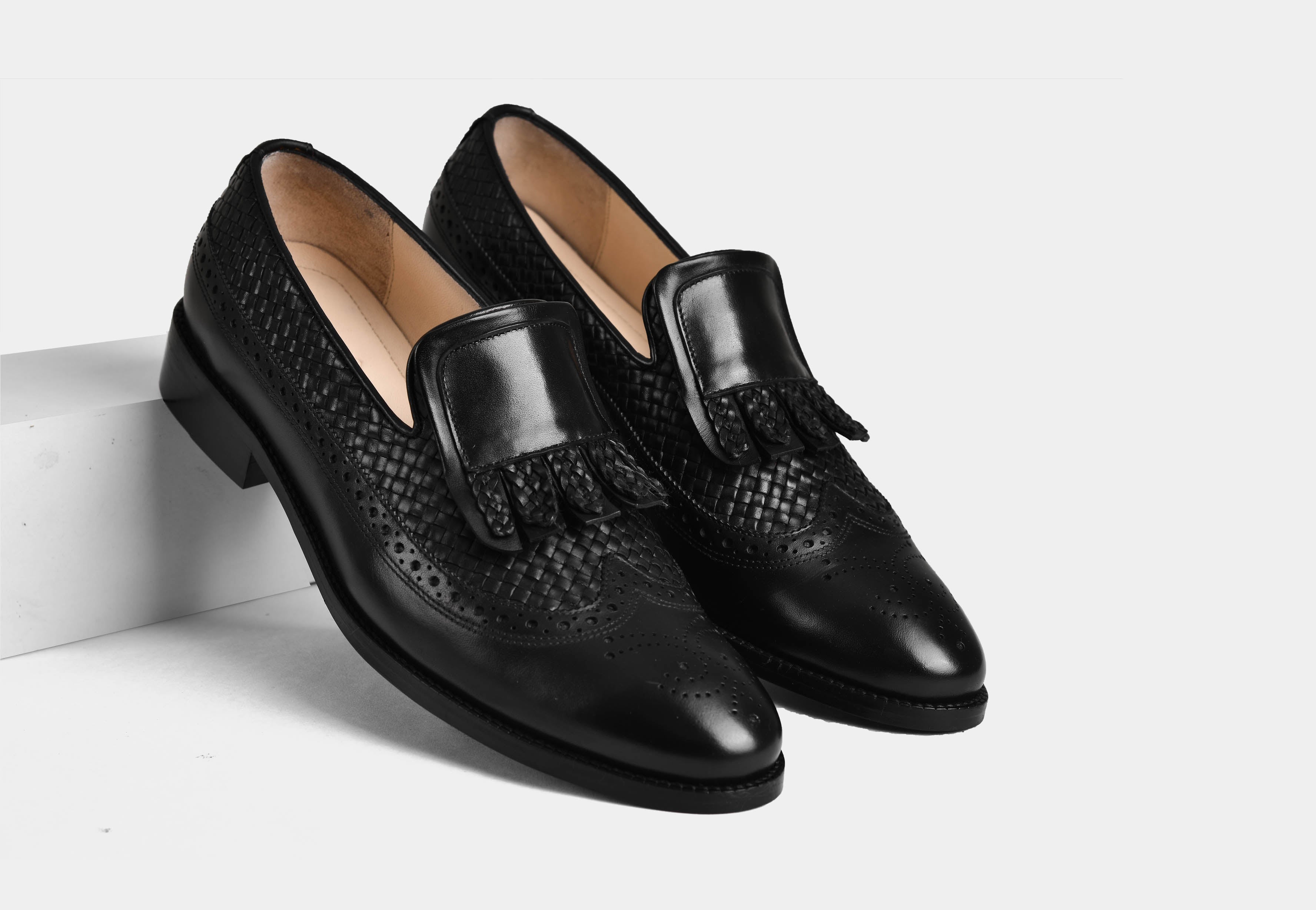 GAEL WEAVED BLACK
